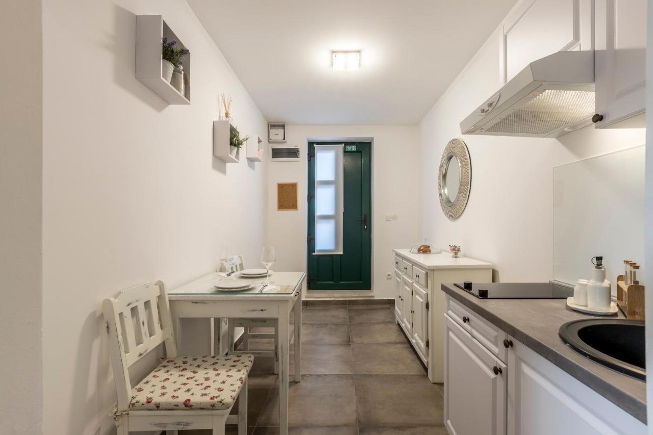 Studio Apartments Insula Split Exterior photo