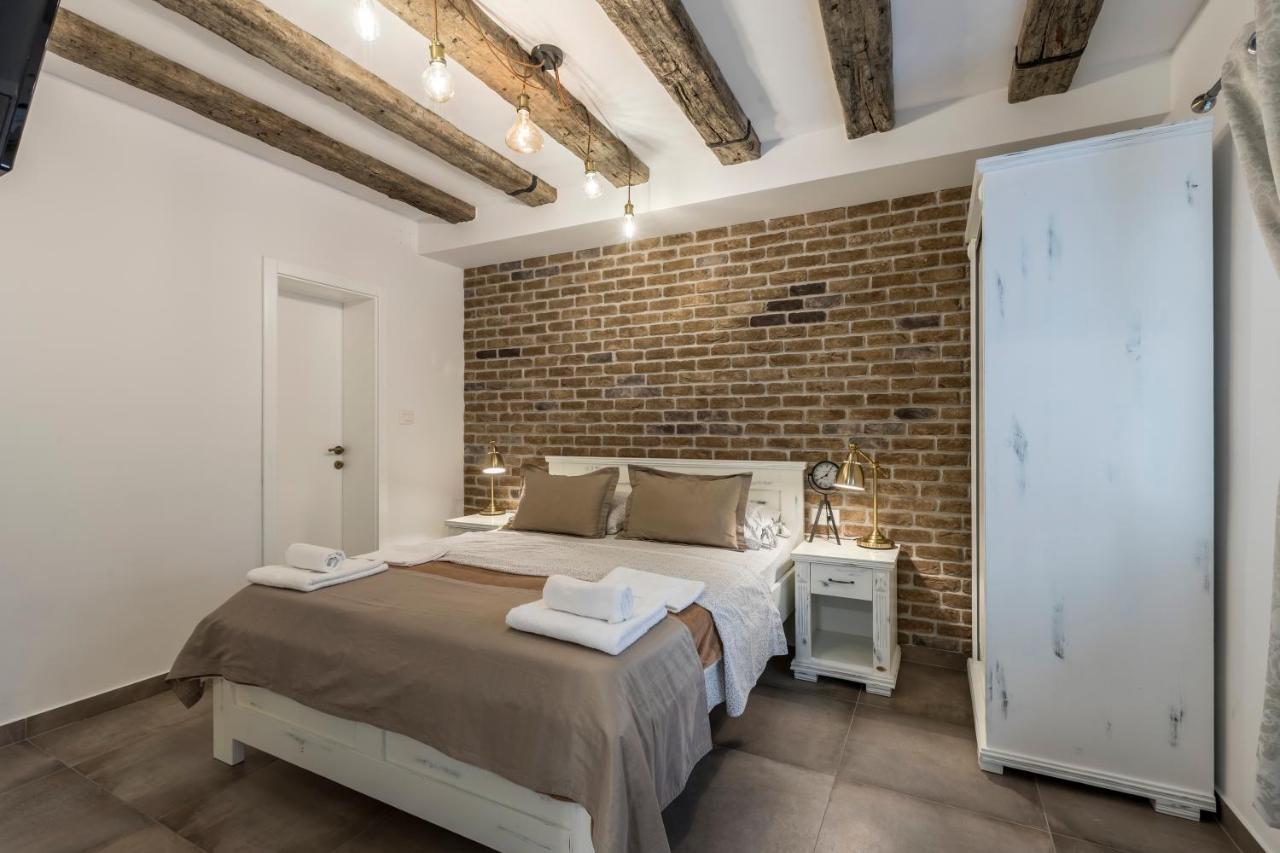 Studio Apartments Insula Split Exterior photo