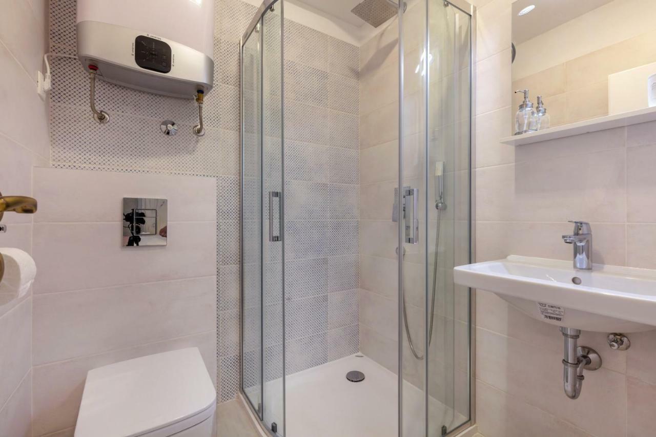 Studio Apartments Insula Split Exterior photo